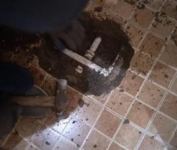 西畴卫生间漏水维修公司为您分享下卫生间渗水如何处理及注意事项